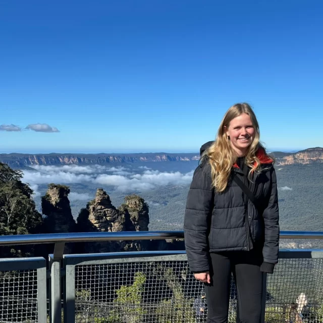 Meet our Intern of the Week, Lina!
She’s travelled all the way from Germany to Sydney to complete an internship in Occupational Therapy.
Here she is at the incredible Three Sisters in the Blue Mountains, 90 minutes west of Sydney CBD.